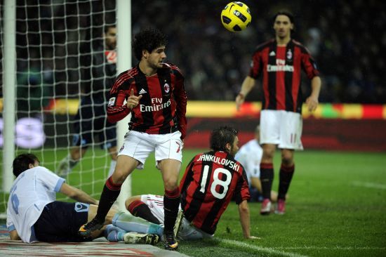 还有机会吗？穆雷传球失误森林狼反击打成2分 仅剩4.8秒落后1分（终场前仅剩4.8秒落后1分：穆雷传球失误遭森林狼快攻得手，还有机会吗？）