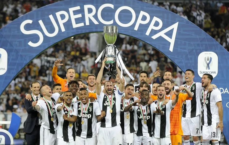 追梦格林本赛季投进72个球，但是失误达到了75次（德雷蒙德·格林本季仅命中72球，失误却多达75次）